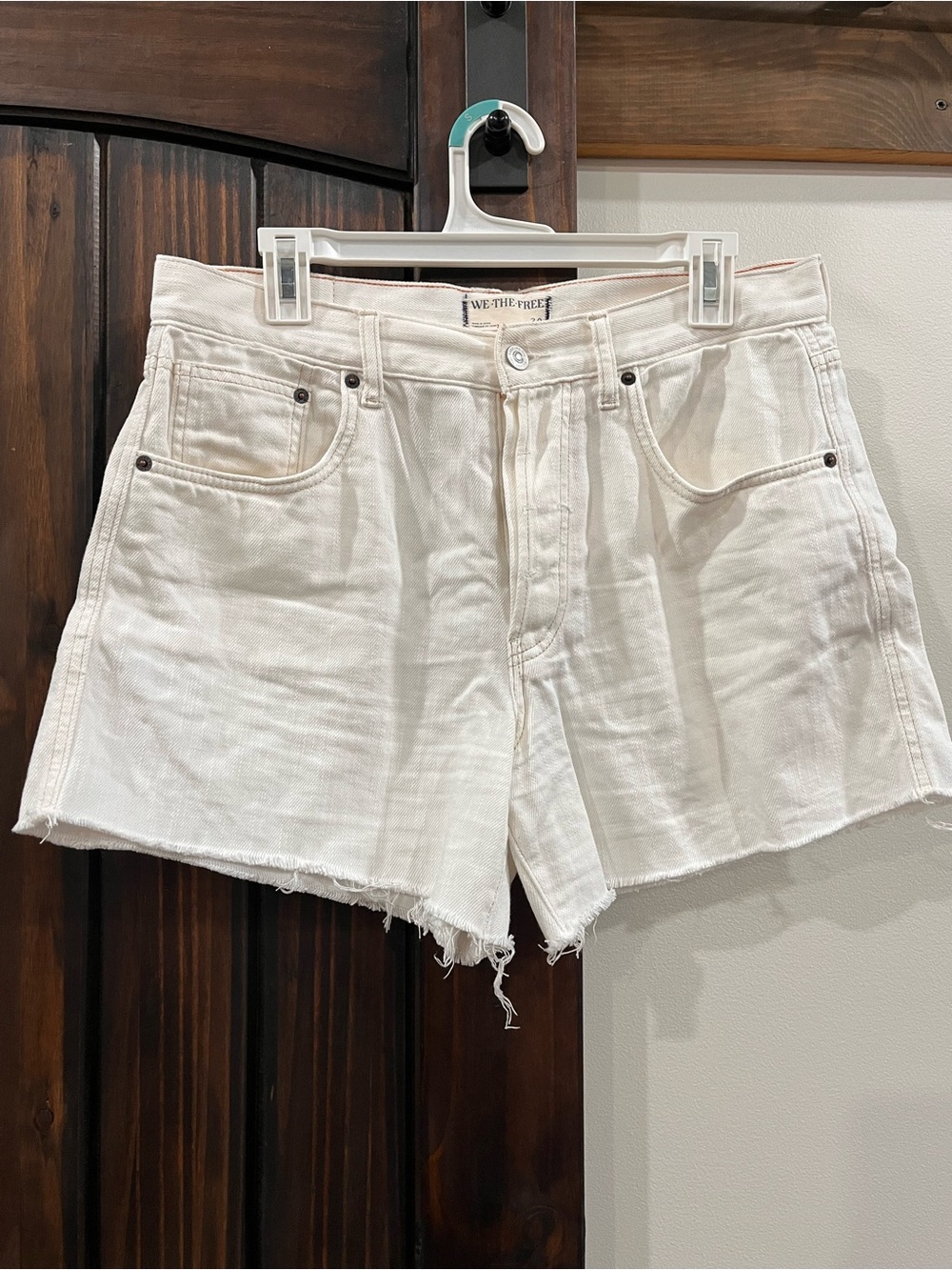 We the Free off white/white buttonfly size 30 shorts distressed hem